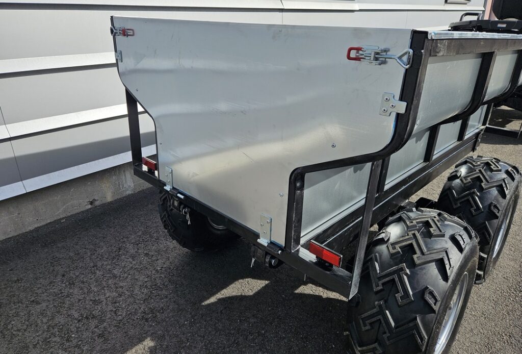 mönkijän peräkärry hydraulikipillä