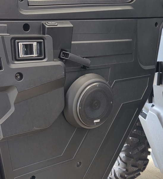 TGB Landmax koppimönkijän audio järjestelmä